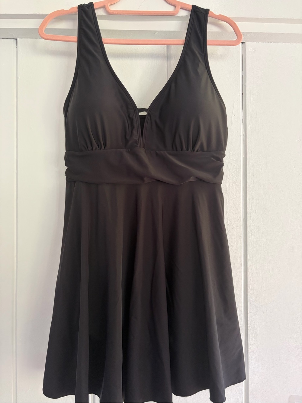 Black V-Neck Swim Dress light Tummy Control - Women - Picture 2 of 7